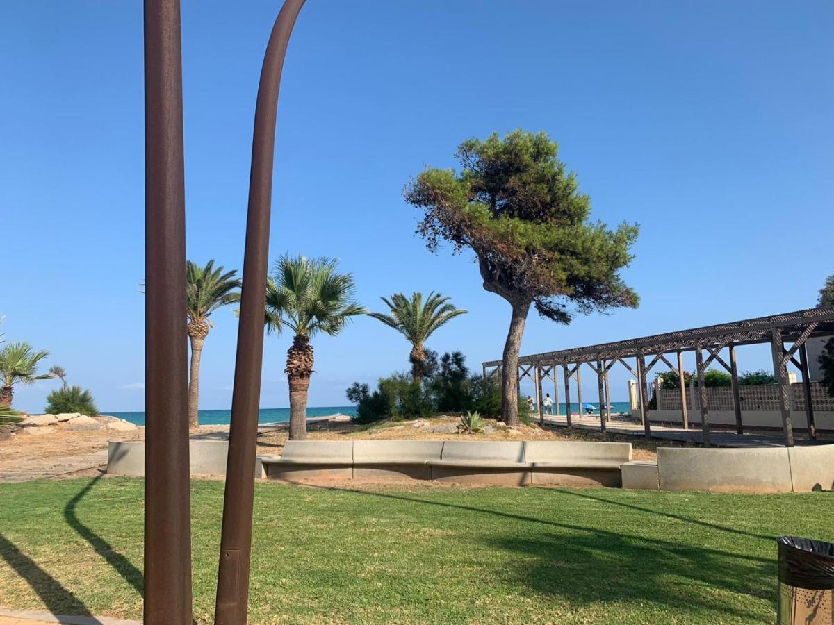Beachfront Apartment With A Private Garden On The Ground Floor Moncófar Eksteriør bilde